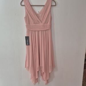 Elegant Peach Sleeveless Dress Size Small. US4. Bridesmaid Dress